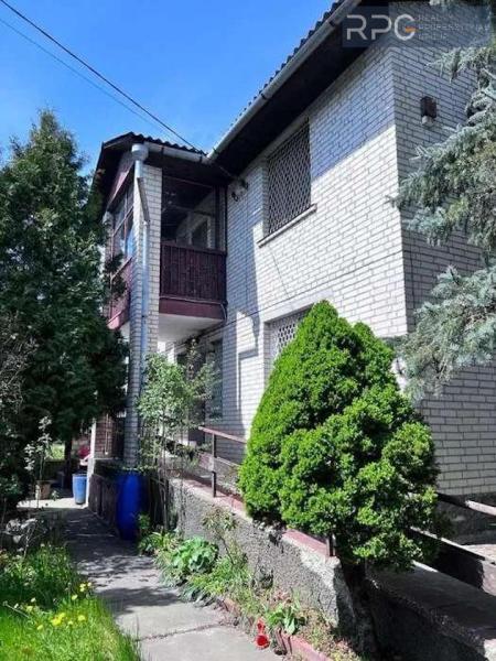 Продам 2-поверховий дачний будинок