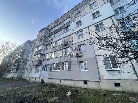 Продам 4-кімнатну квартиру