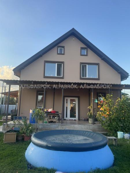 Продам 2-поверховий будинок
