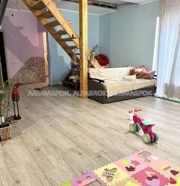 Продам 2-поверховий будинок