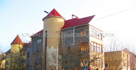 Продам 4-поверховий будинок