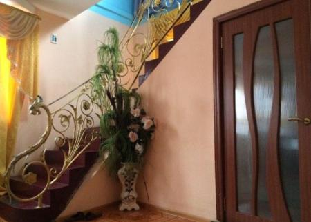 Продам 3-поверховий будинок