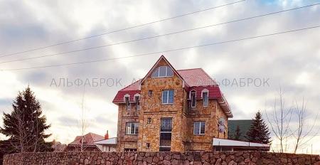 Продам 4-поверховий будинок