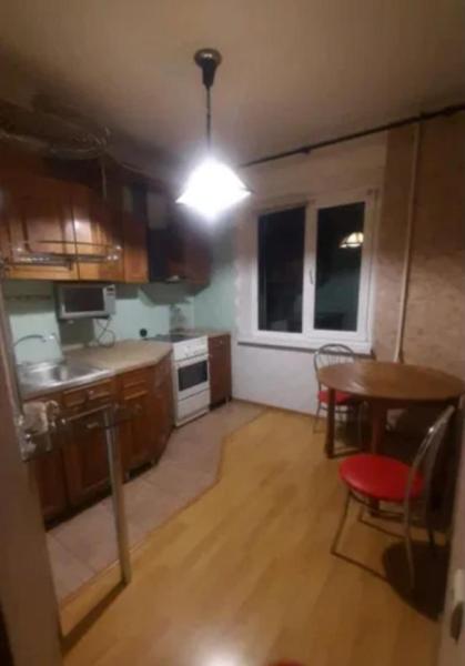 Продам 4-комнатную квартиру