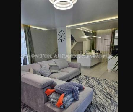 Продам 2-этажный дом