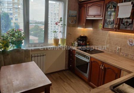 Продам 3-кімнатну квартиру