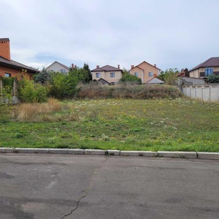 Продам участок под застройку частного дома