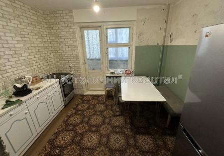 Продам 4-кімнатну квартиру