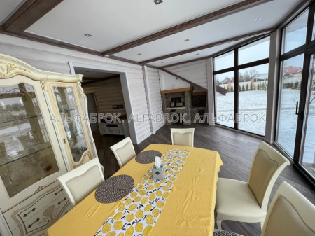 Продам 2-поверховий будинок