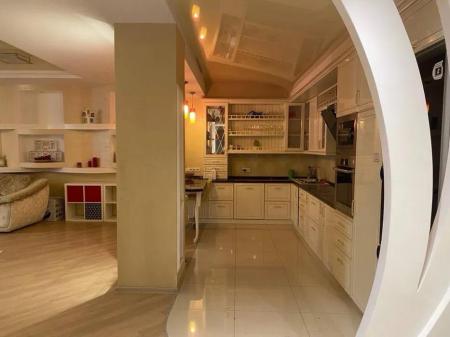 Продам 6-кімнатну квартиру