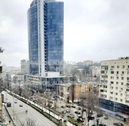 Продам 3-комнатную квартиру
