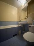 Продам 2-кімнатну квартиру, 64 м², радянський ремонт
