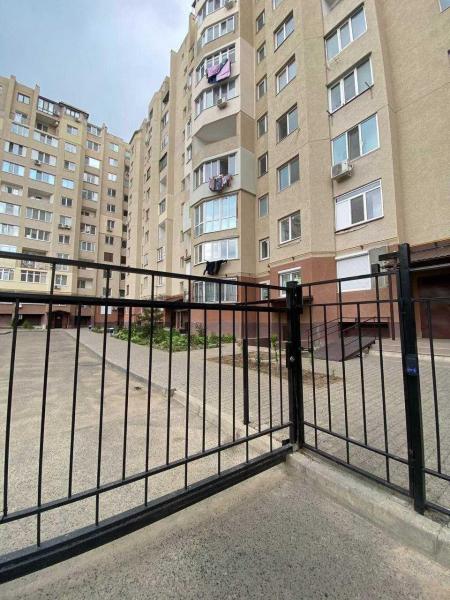 Продам 3-комнатную квартиру в новостройке