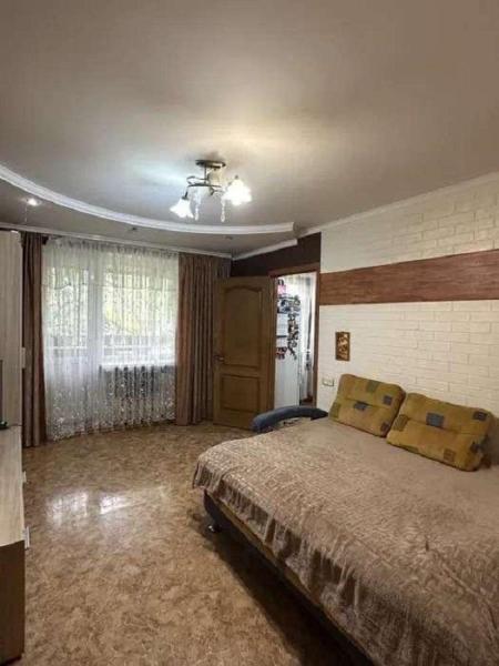 Продам 3-кімнатну квартиру