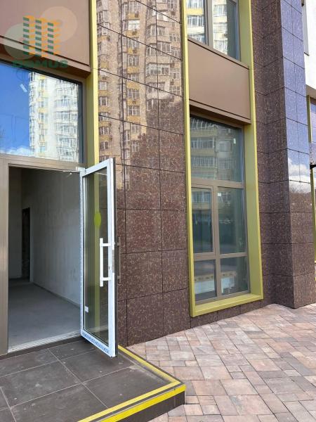 Продам офіс у багатоквартирному будинку