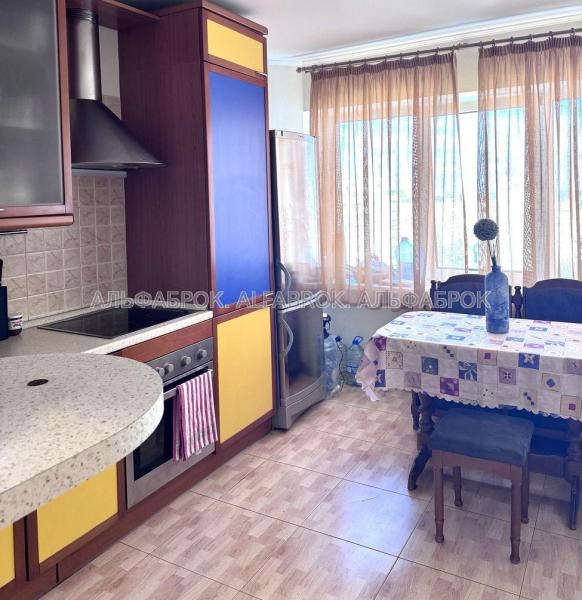 Продам 3-кімнатну квартиру