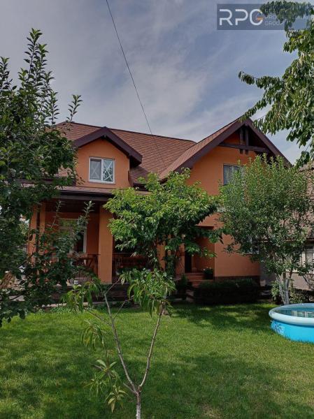 Продам 2-поверховий будинок