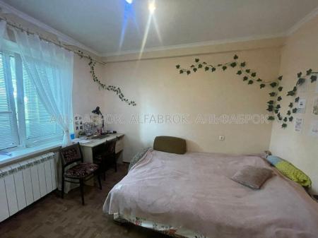 Продам 3-комнатную квартиру