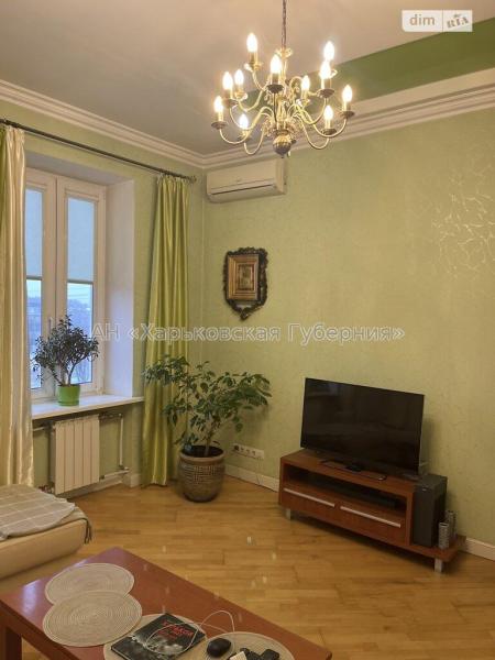 Продам 4-комнатную квартиру