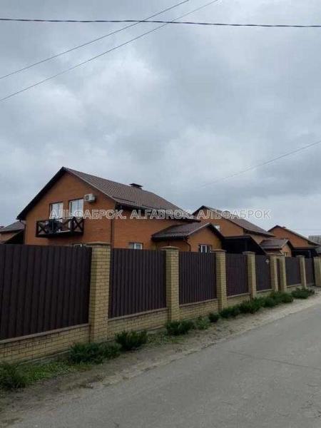 Продам 2-поверховий будинок