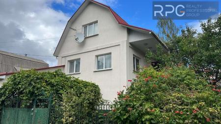 Продам 3-поверховий будинок
