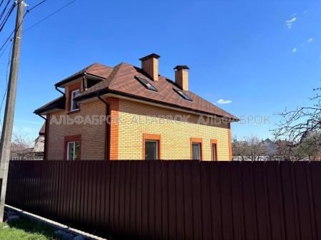 Продам 2-поверховий будинок