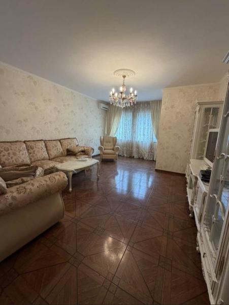 Продам 4-комнатную квартиру