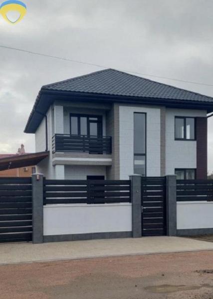 Продам 2-этажный дом