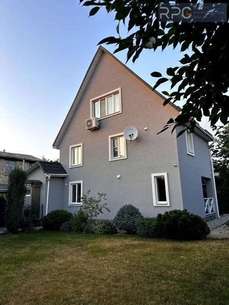 Продам 2-поверховий будинок