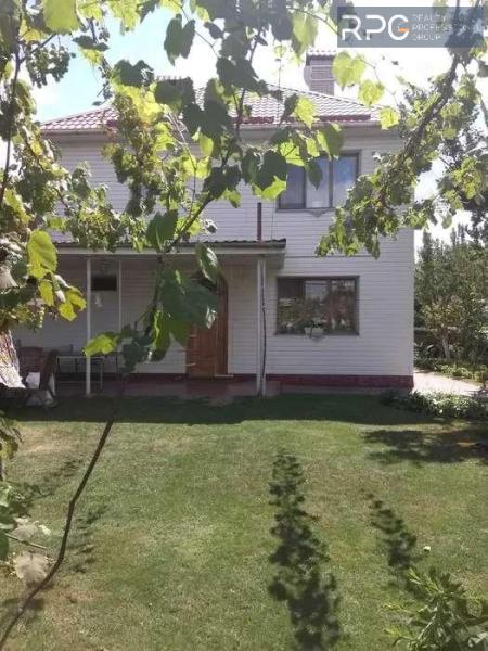 Продам 2-поверховий будинок
