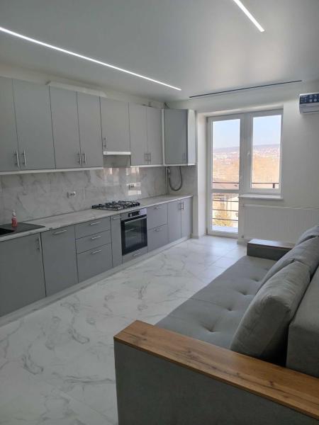 Продам квартиру-студію