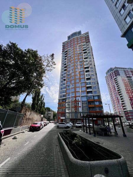 Продам 3-кімнатну квартиру, ЖК «Чотири сезони»