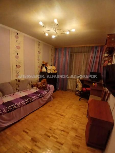 Продам 3-кімнатну квартиру