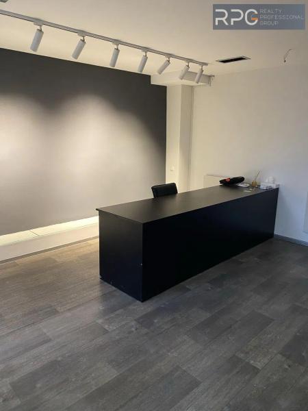 Продам офісне приміщення