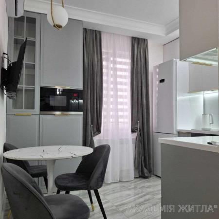 Продам 3-комнатную квартиру в новостройке