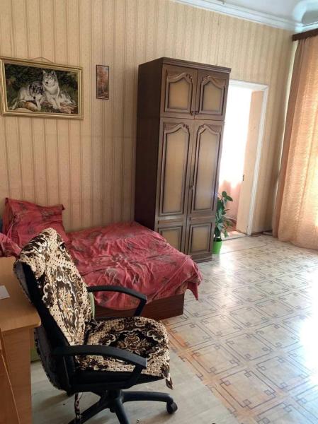 Продам 4-комнатную квартиру