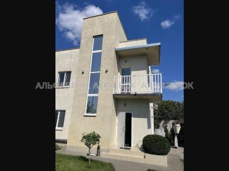 Продам 2-поверховий будинок