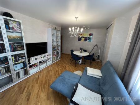 Продам 3-комнатную квартиру в новостройке