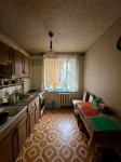 Продам 3-кімнатну квартиру, 67.80 м², радянський ремонт