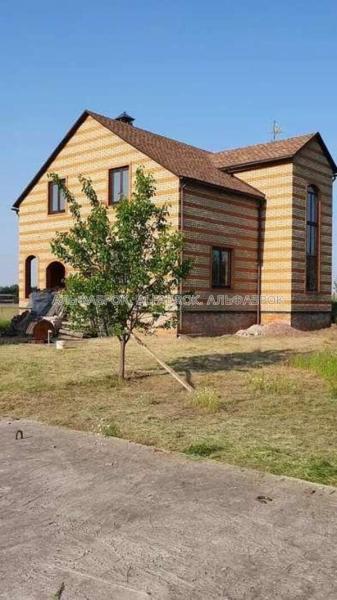 Продам 2-поверховий будинок