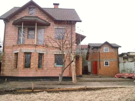 Продам 3-этажный дом