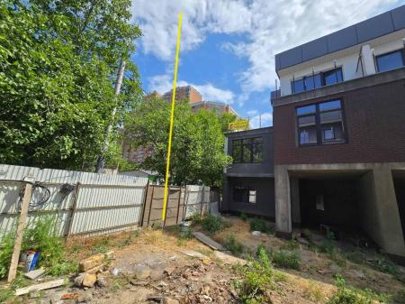 Продам 3-этажный дом