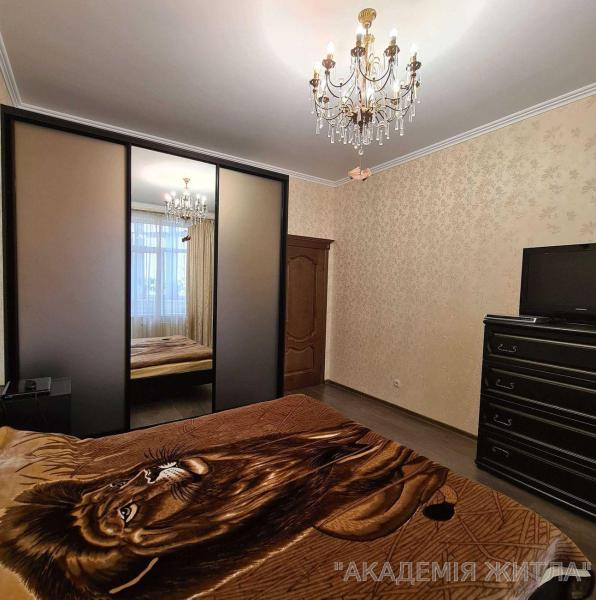 Продам 3-комнатную квартиру в новостройке, ЖК «Златоустовский»