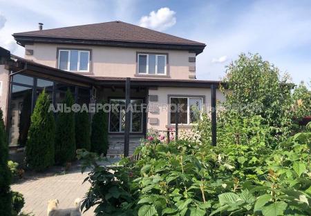 Продам 2-поверховий будинок
