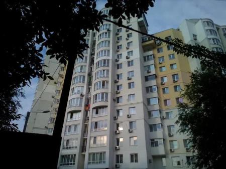 Продам 4-кімнатну квартиру в новобудові