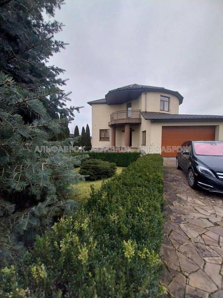 Продам 2-поверховий будинок