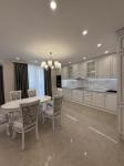 Продам 3-кімнатну квартиру, ЖК Лебединий, 97 м², авторський дизайн