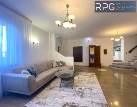 Продам 2-поверховий будинок