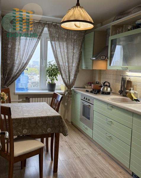 Продам 3-кімнатну квартиру