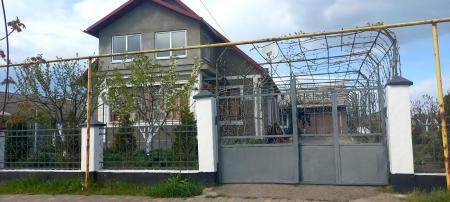 Продам 2-этажный дом